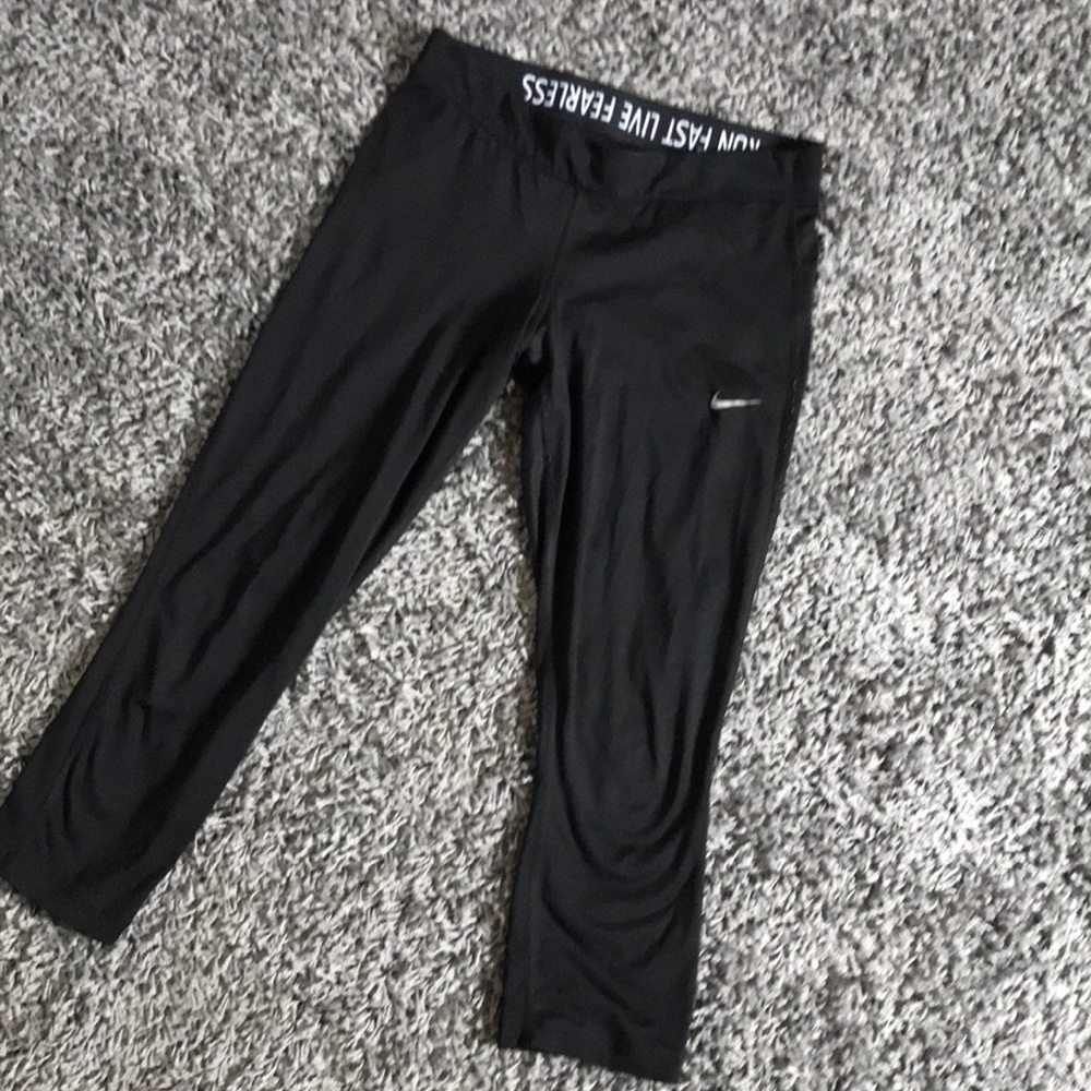 Nike dri fit capris